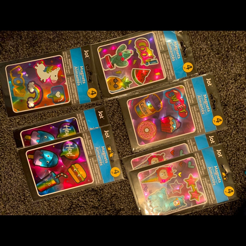 🍉 Bundle of 7 unopened packs of magnets!